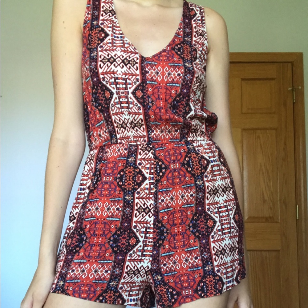 Patterned Romper - Picture 2 of 2